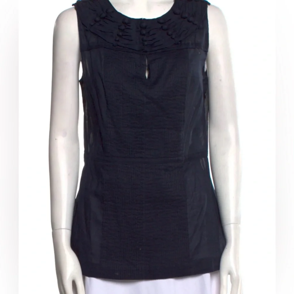 TORY BURCH NAVY BLUE SCALLOPED COVERBUTTONS‎ SLEEVELESS BLOUSE SIZE 10